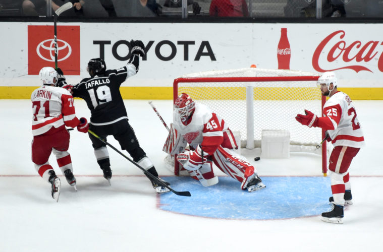 la kings red jersey