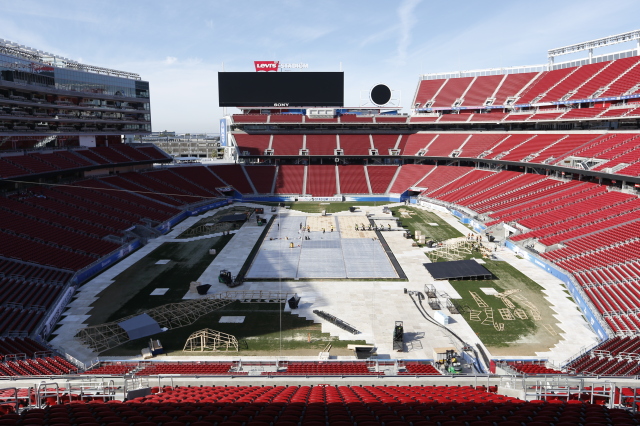 2015 Coors Light NHL Stadium Series Build Out