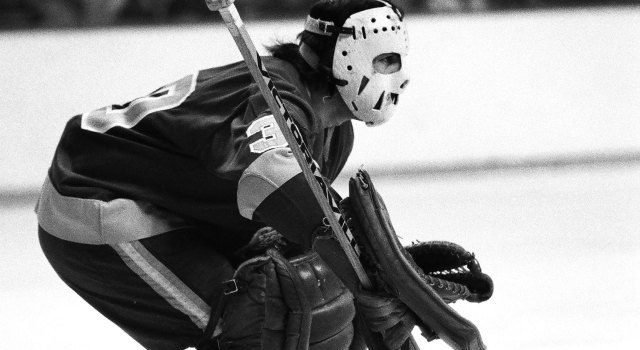 Rogie Vachon - LA Kings  La kings hockey, Hockey mask, Kings hockey