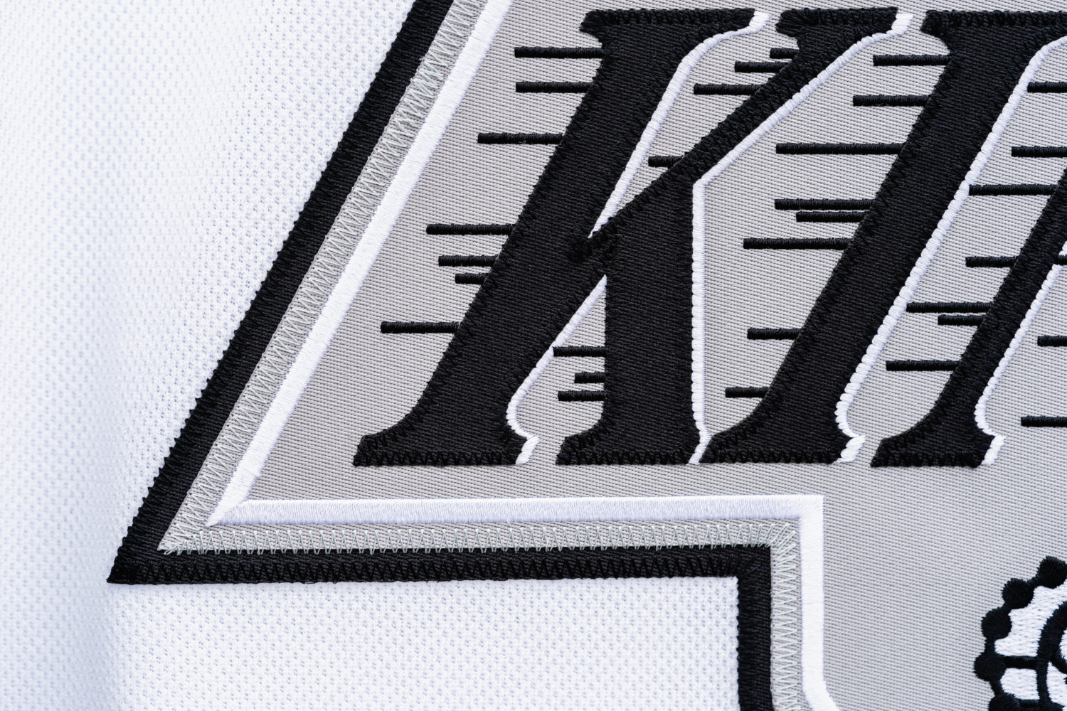 LA Kings release '90s Era Heritage Jersey from Gretzky Era