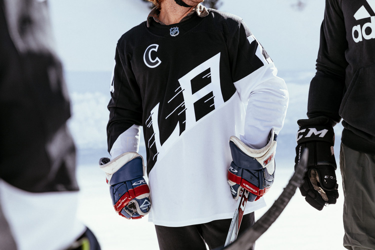 la kings stadium series helmet