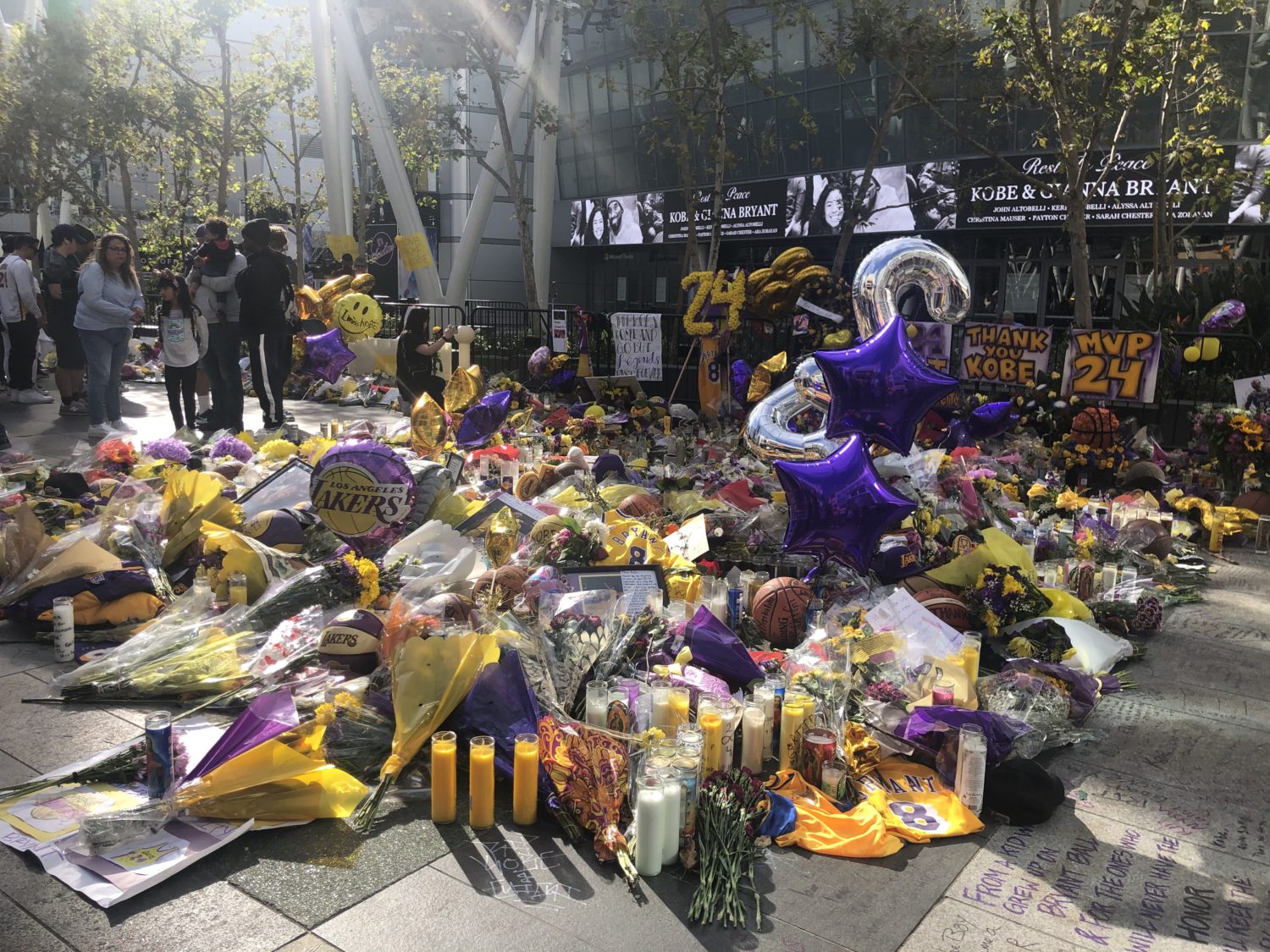 LA Kings honor Bryant in 1st Staples Center game since crash