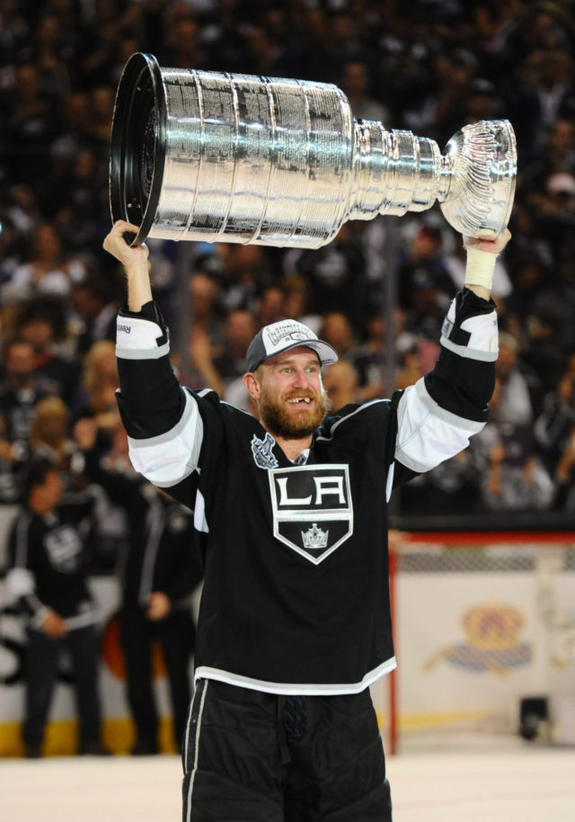 Charitybuzz: Meet Jeff Carter at Your VIP LA Kings Experience