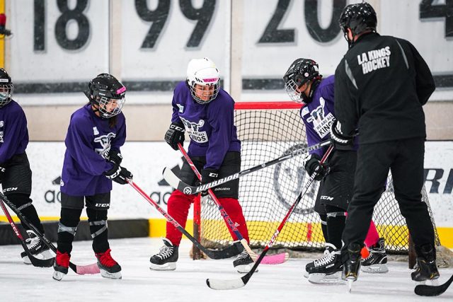 Special 'Hockeywood' event helps Kings kick off 2022 puck campaign, Sports