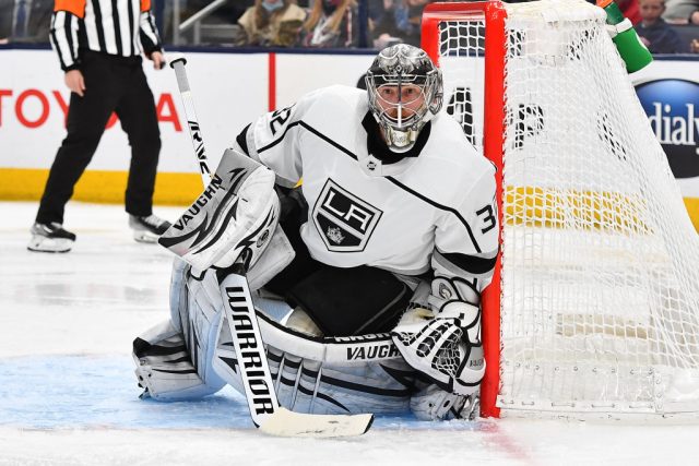 Jonathan Quick, 'a really good goalie in this league for a long time,'  bounces back for Los Angeles Kings in Game 4 victory - ESPN