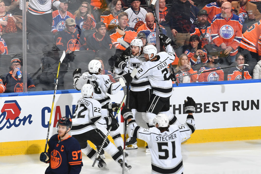 Oilers top Kings 3-2 with two points from McDavid
