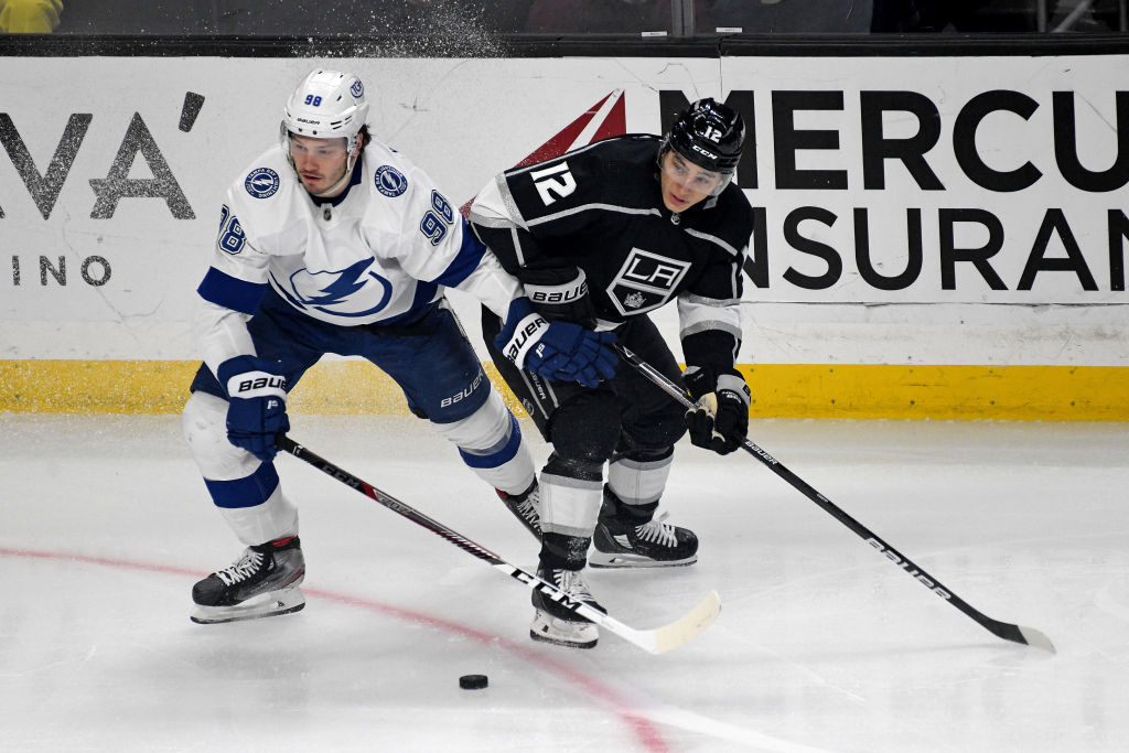 Hedman scratched late, but Lightning hold off Kings