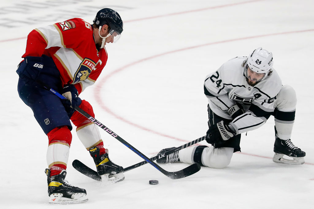 Alec Martinez's overtime goal puts crown on the Kings - Los Angeles Times